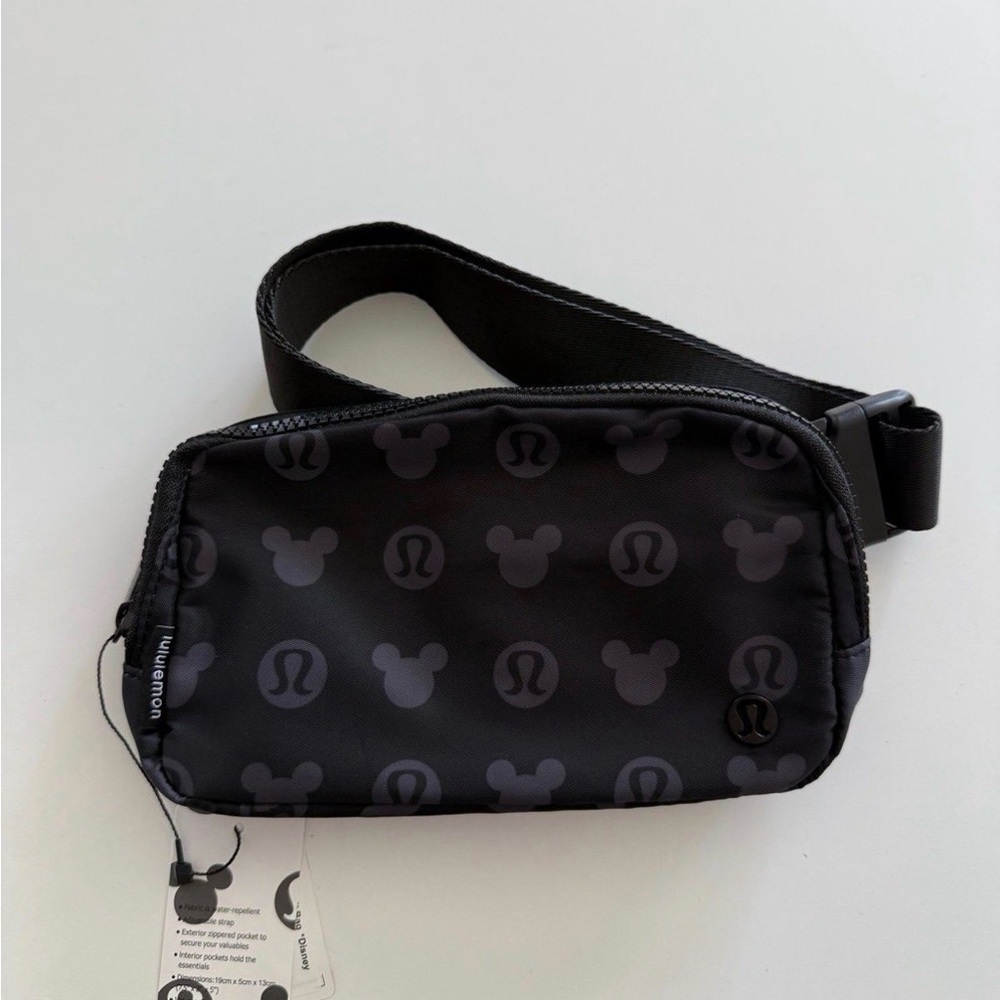Disney x Lululemon *Everywhere Belt Bag 1L Mickey and Logo Print - Picture 2 of 4